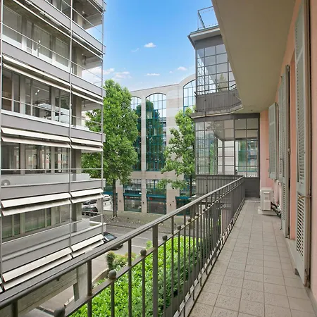 Apartment - Happy *